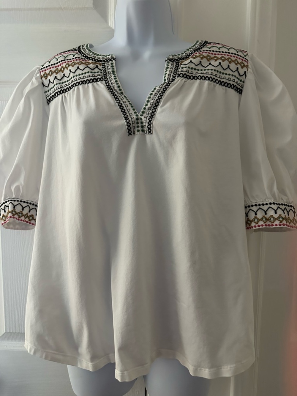 Chico's White Embroidered V-Neck Peasant Tunic